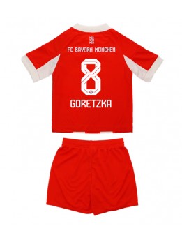 Bayern Munich Leon Goretzka #8 Replika Hemmakläder Barn 2025-26 Kortärmad (+ byxor)